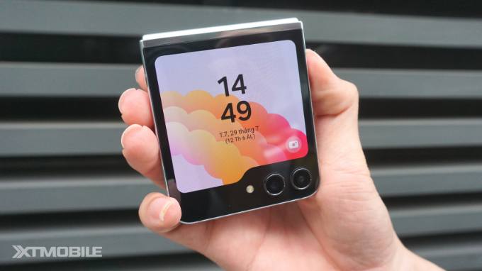 Màn hình Galaxy Z Flip 5 256GB hiển thị sắc nét