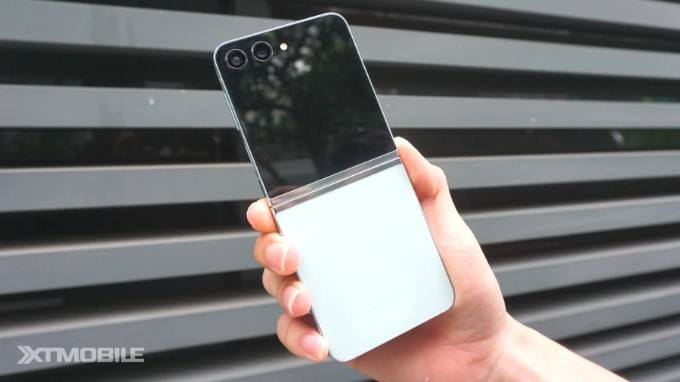 Thiết kế sành điệu của Galaxy Z Flip 5 256GB