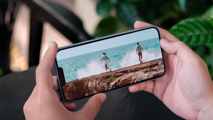Màn hình iPhone 14 Plus 256GB cũ lớn và sắc nét