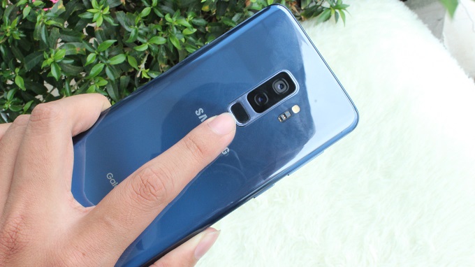 Mở khóa Galaxy S9 Plus bằng cảm biến vân tay