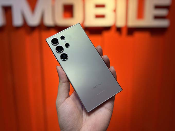 Thiet-ke-titan-tren-galaxy-s24-ultra-xtmobile