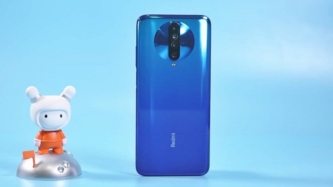 Redmi K30 sử dụng một thết kế đặc trưng mới mẻ 