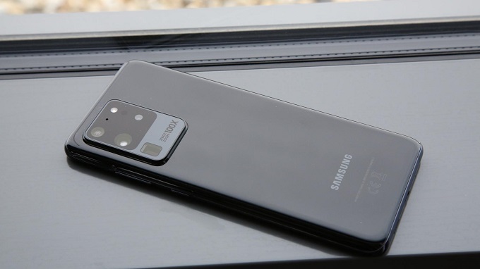 Thiết kế cao cấp xứng đáng với dòng smartphone đầu bảng
