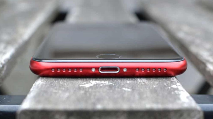 Thời lượng pin iPhone SE 2020 được đánh giá cao