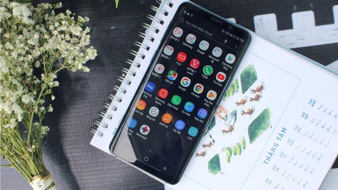 Màn hình AMOLED sắc nét ở mọi góc nhìn