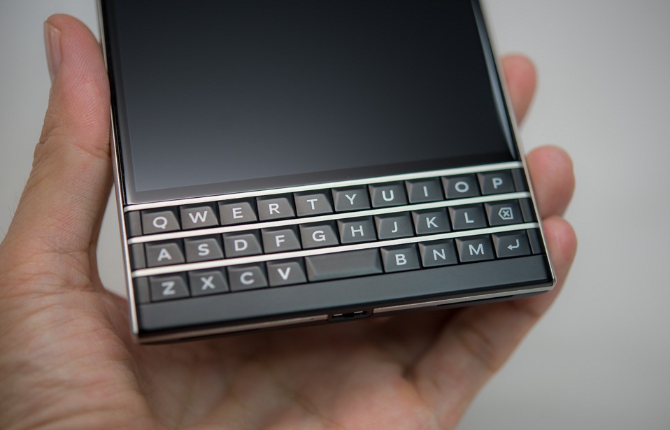 ban-phim-blackberrry-passport