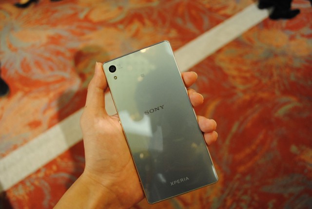so-sanh-sony-xperia-z4-softbank-tphcm-xach-tay-nhat-ban-voi-z3.2