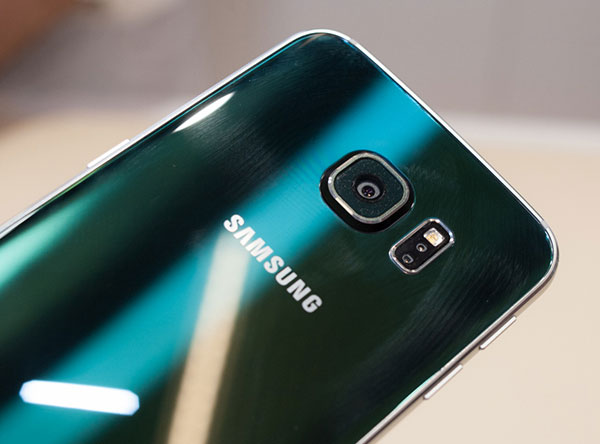 trai-nghiem-ve-galaxy-s6-edge-au-scv31-xach-tay-nhat-ban.4_1