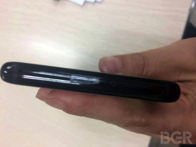 Galaxy-S8-ro-ri-jack-tai-nghe-2