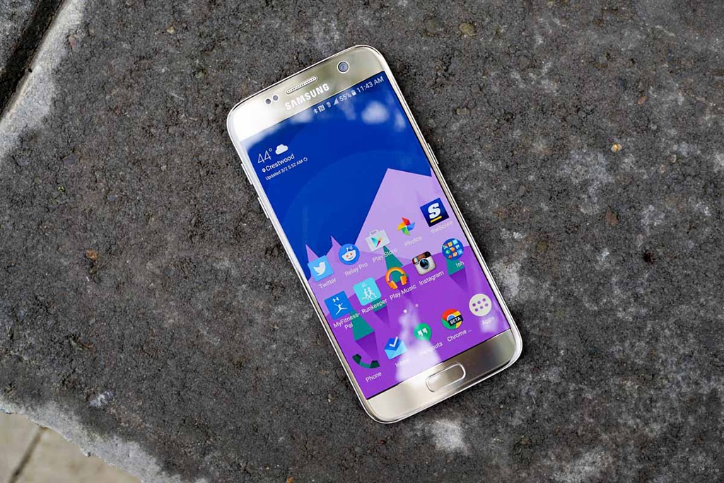 iphone-8-se-hut-hang-hon-galaxy-s8_33