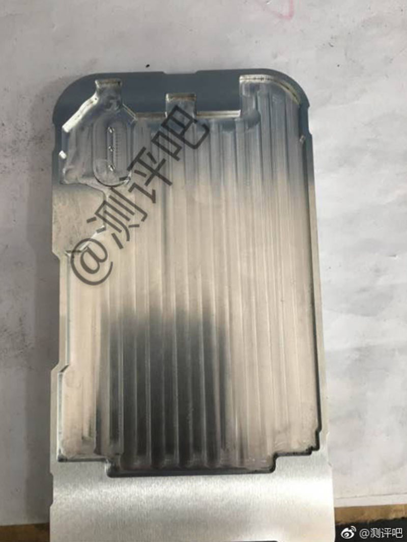 iPhone-8-lo-chi-tiet-mo-hinh-va-khuon-mau_44
