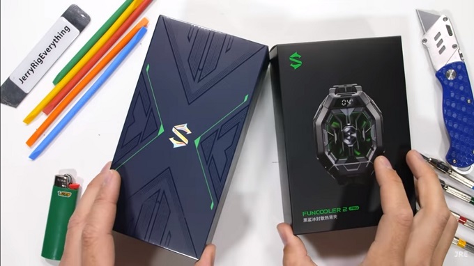 Song song với chiếc Black Shark 4 sẽ là phụ kiện tản nhiệt Fun Cooler 2