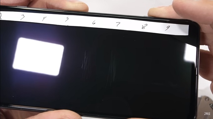 Black Shark 4 vẫn là kính cường lực nên nó sẽ bắt đầu trầy ở mức thứ 6