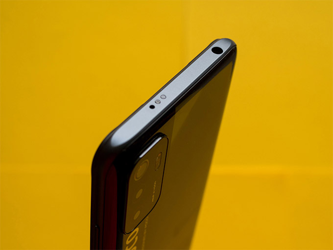 POCO M3 Pro 5G vẫn giữ lại jack cắm tai nghe 3.5mm