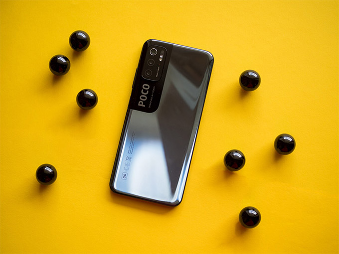 Thiết kế POCO M3 Pro 5G nổi bật với cụm camera hình vuông khá lớn