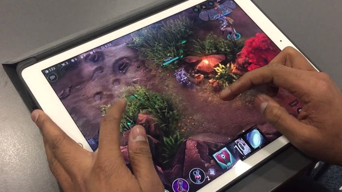  iPad Pro 12.9 được trang bị bộ vi xử lý A9X 2 nhân có tốc độ 2.16 GHz