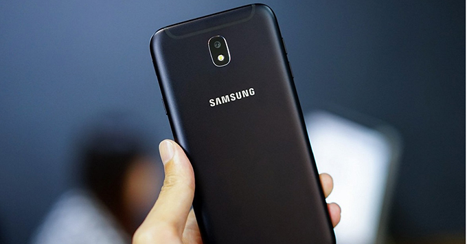 Galaxy J7 Pro lập kỷ lục doanh số