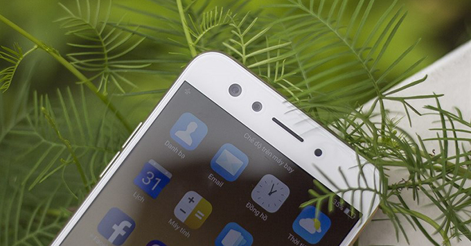 Oppo F3 có khả năng selfie góc rộng