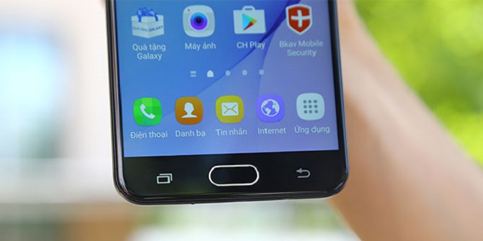 J7 Prime cải thiện bộ nhớ so với J7