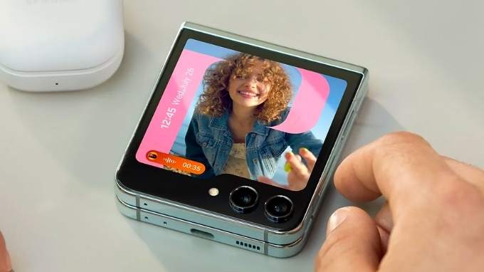 Màn hình phụ Galaxy Z Flip 5 chính hãng