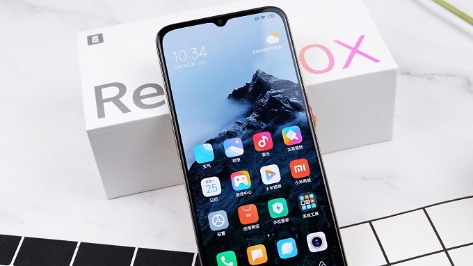 Màn hình Redmi 10X 5G cũng sử dụng tấm nền AMOLED 6,57 inch cùng độ phân giải FullHD+