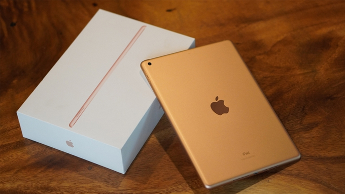 Một điểm đặc biệt là iPad 2019 được làm hoàn toàn từ vật liệu nhôm có khả năng tái chế