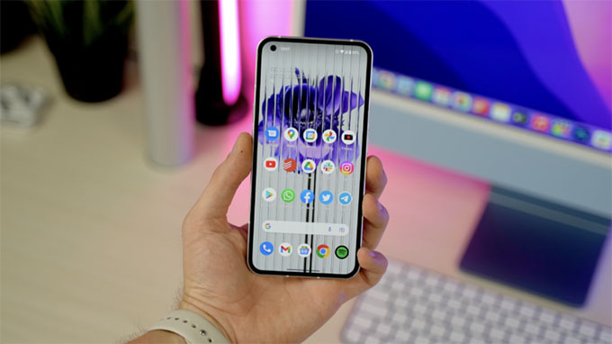 Màn hình Nothing Phone mang đến trải nghiệm tốt