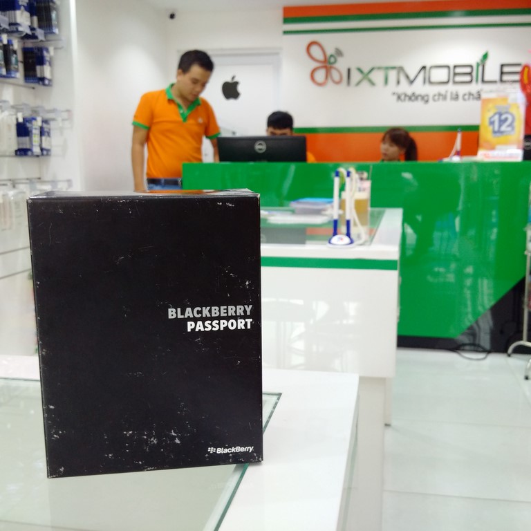 xtmobile-blackberry-passport_37